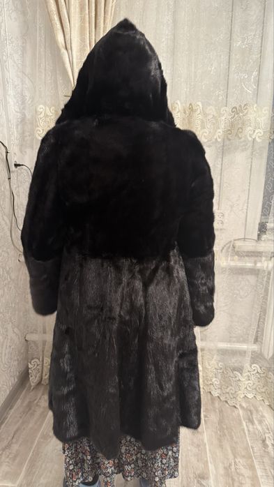 Продам норковую шубу п.Атамекен(Ленинский)