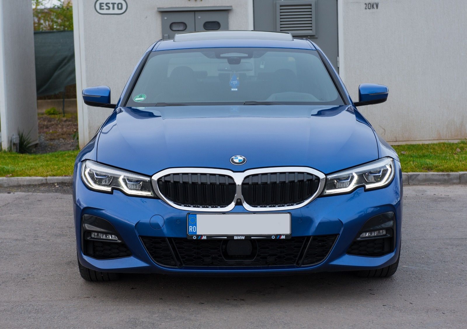 Vând BMW 330i 258cp