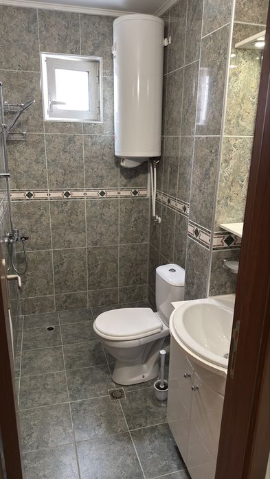 Дава се под наем Двустаен апартамент в Русе, Търговия на едро - 73 кв.м за 382.5 € - Снимка #4