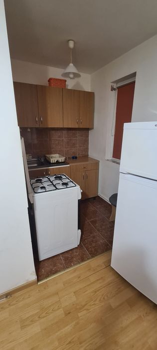 Garsonieră de închiriat, Inel -Baba Novac