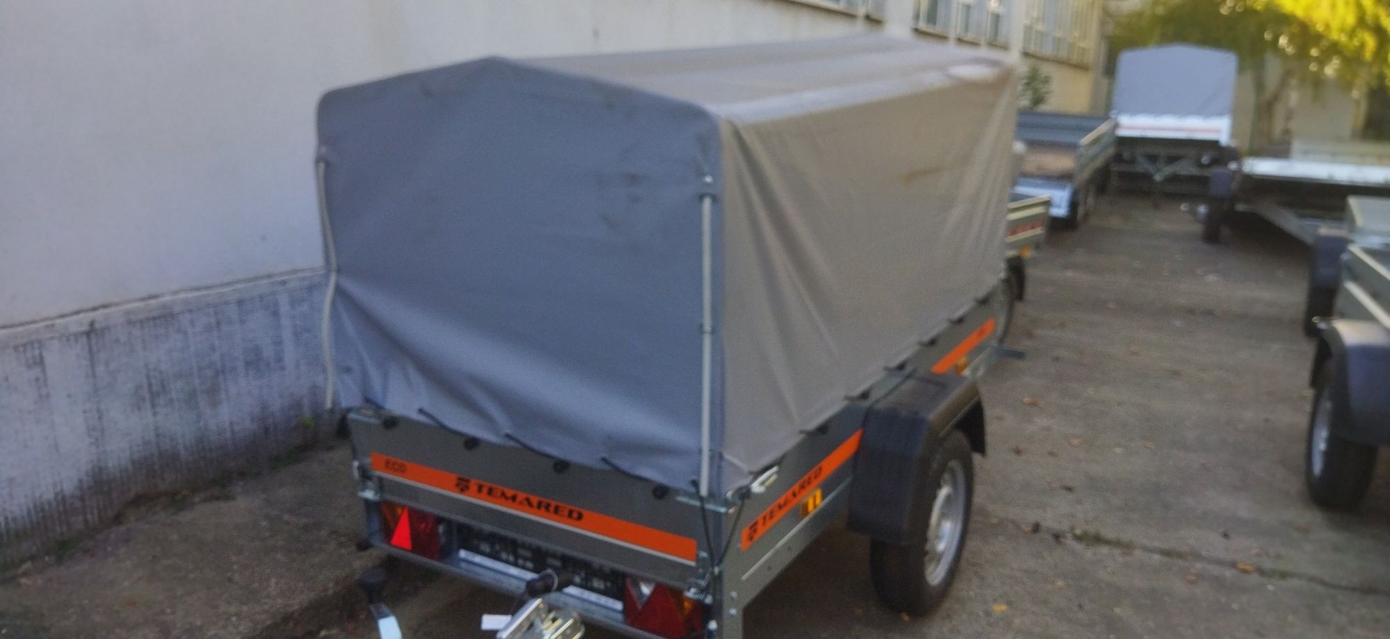 Remorca cu prelata 2 x 1.06 x 1.1 m 750 kg