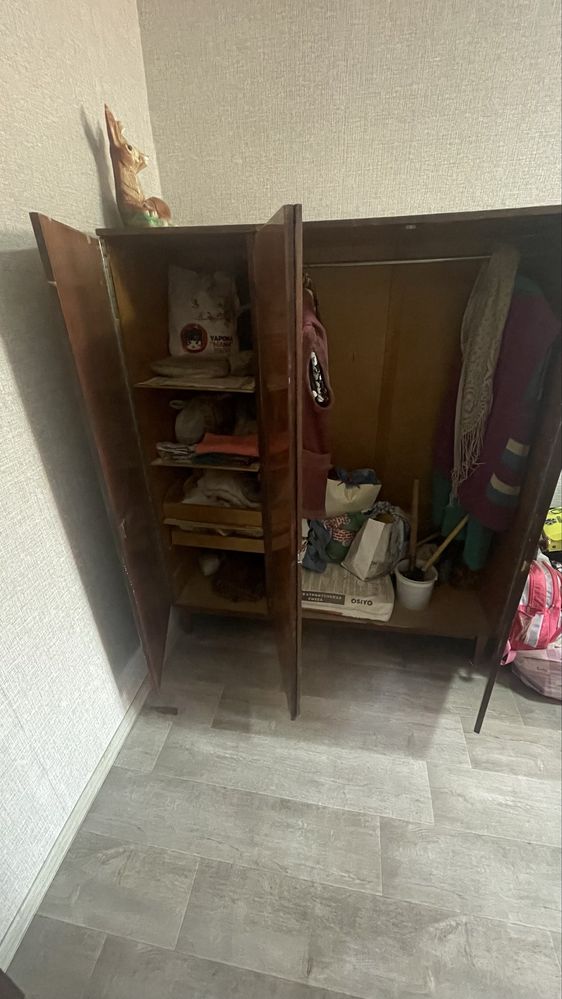 Продам старую мебель
