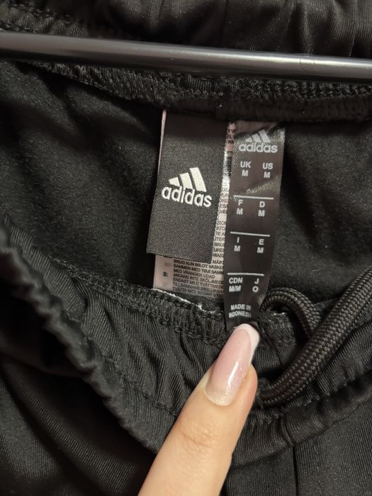 Черен комплект.