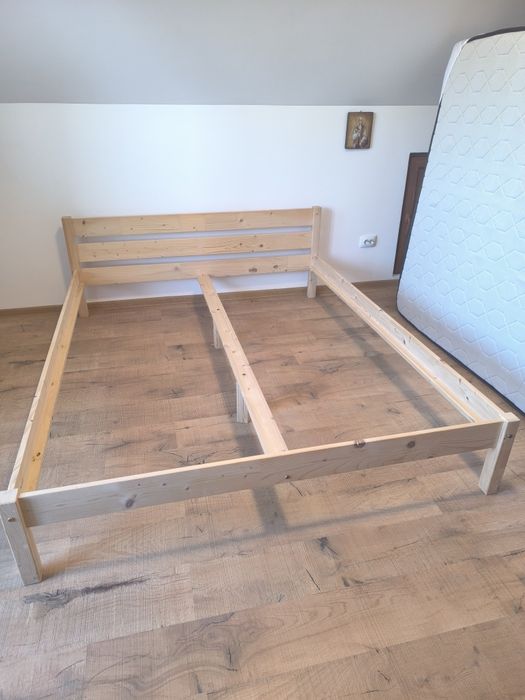 Vând pat dublu cu somiera