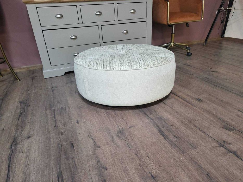 Бежова кръгла табуретка от плат