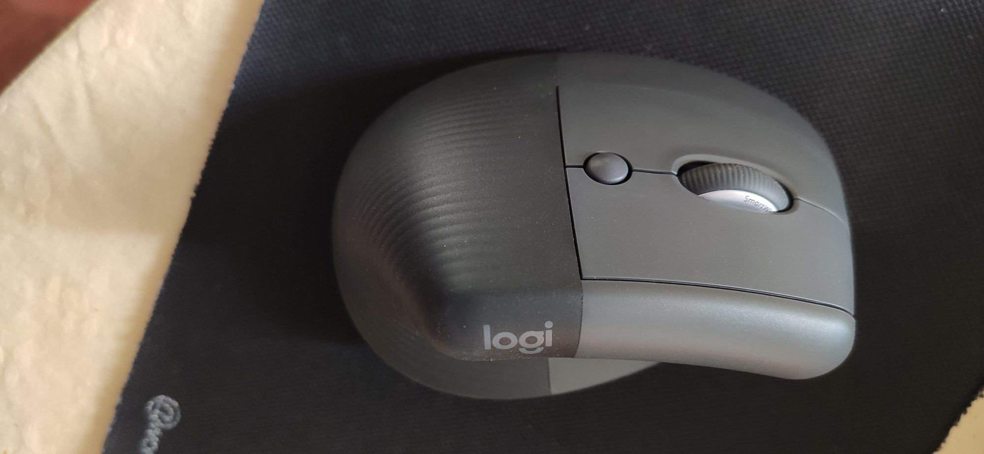 Logitech lift left мишка