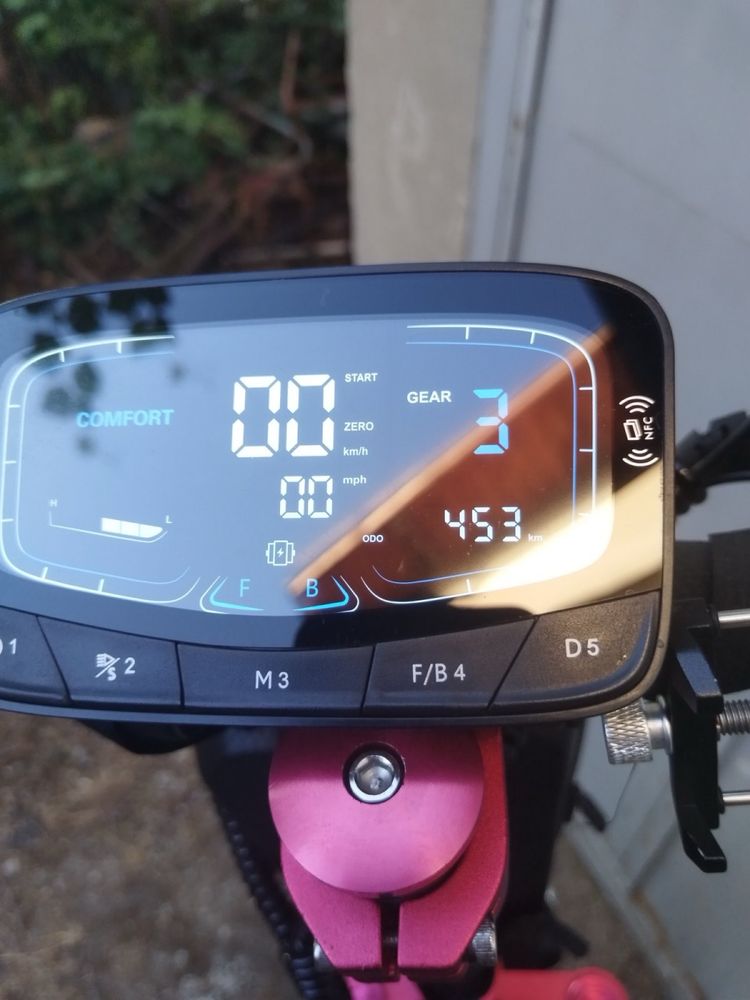 Продавам E- Scooter