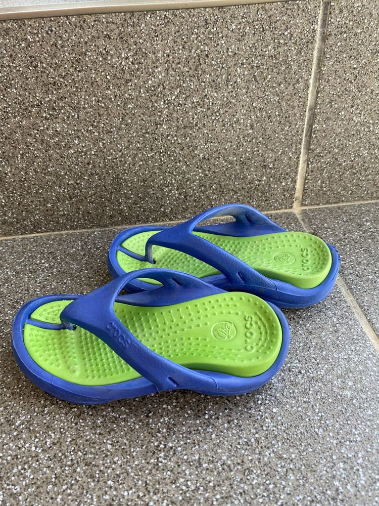 Slapi Crocs,in stare excelenta