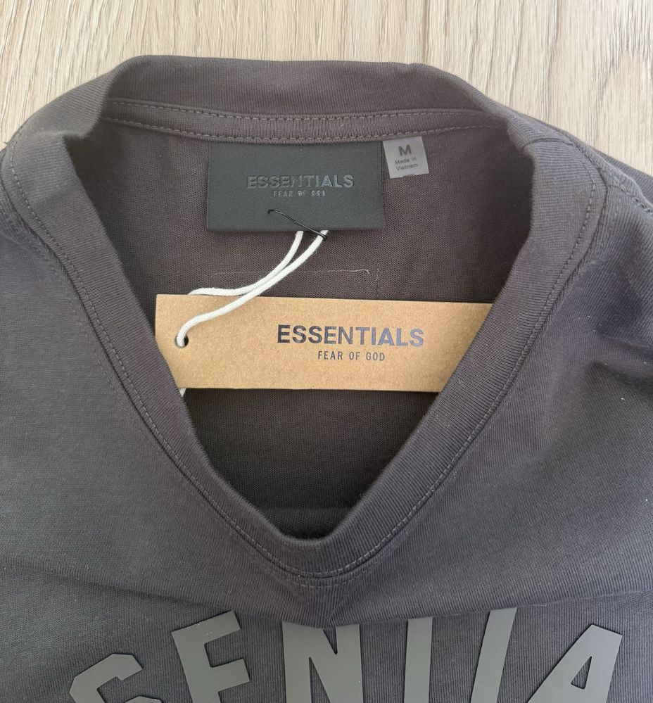 Essentials Fear of God летен екип