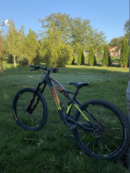Bicicleta xc full suspension