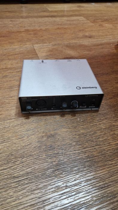 USB-аудиоинтерфейс Steinberg UR12