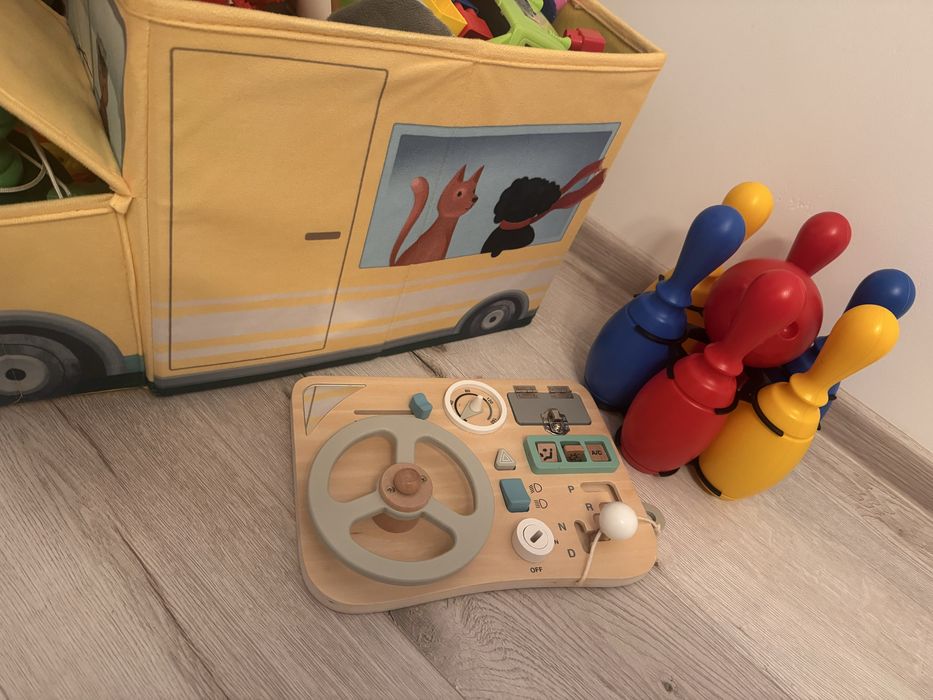 Lot de jucarii - cutie cu jucarii plina