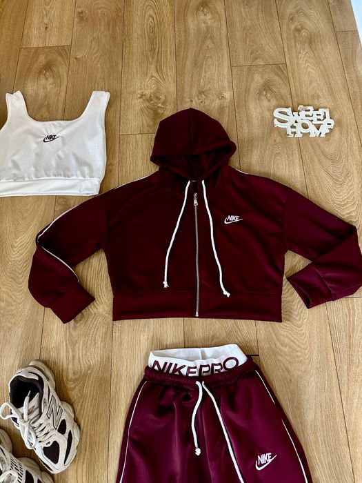 Разкошен спортен сет 3 части Nke