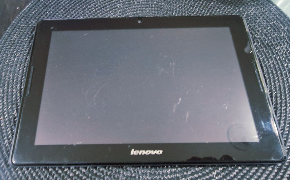 Таблет Леново - Lenovo A7600-H 10.1″ IPS не зарежда