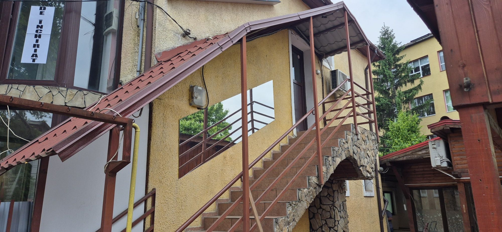 Proprietar inchiriez spatiu comercial
