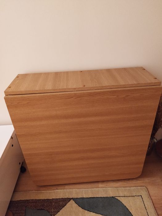 Vând masa mare din lemn