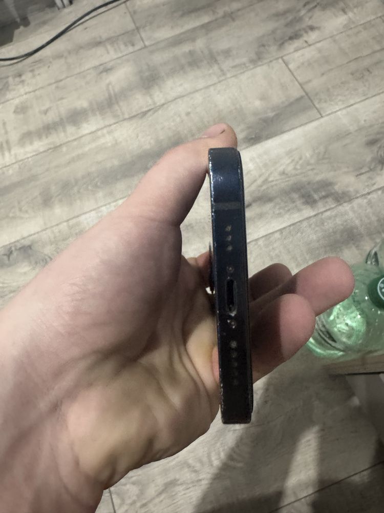 Продавам Iphone 12 Black