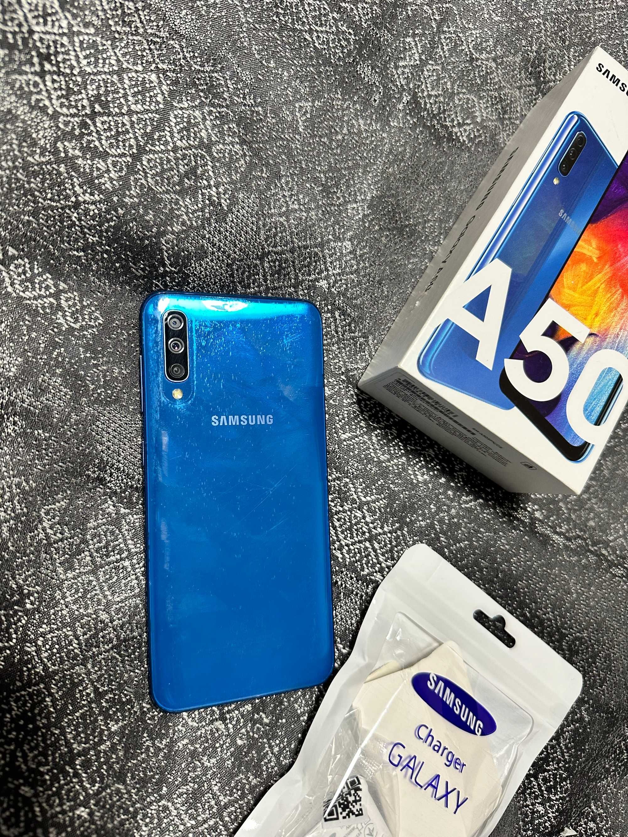 Samsung Galaxy A50 128GB 4G Dual SIM Пълен комплект + подаръци