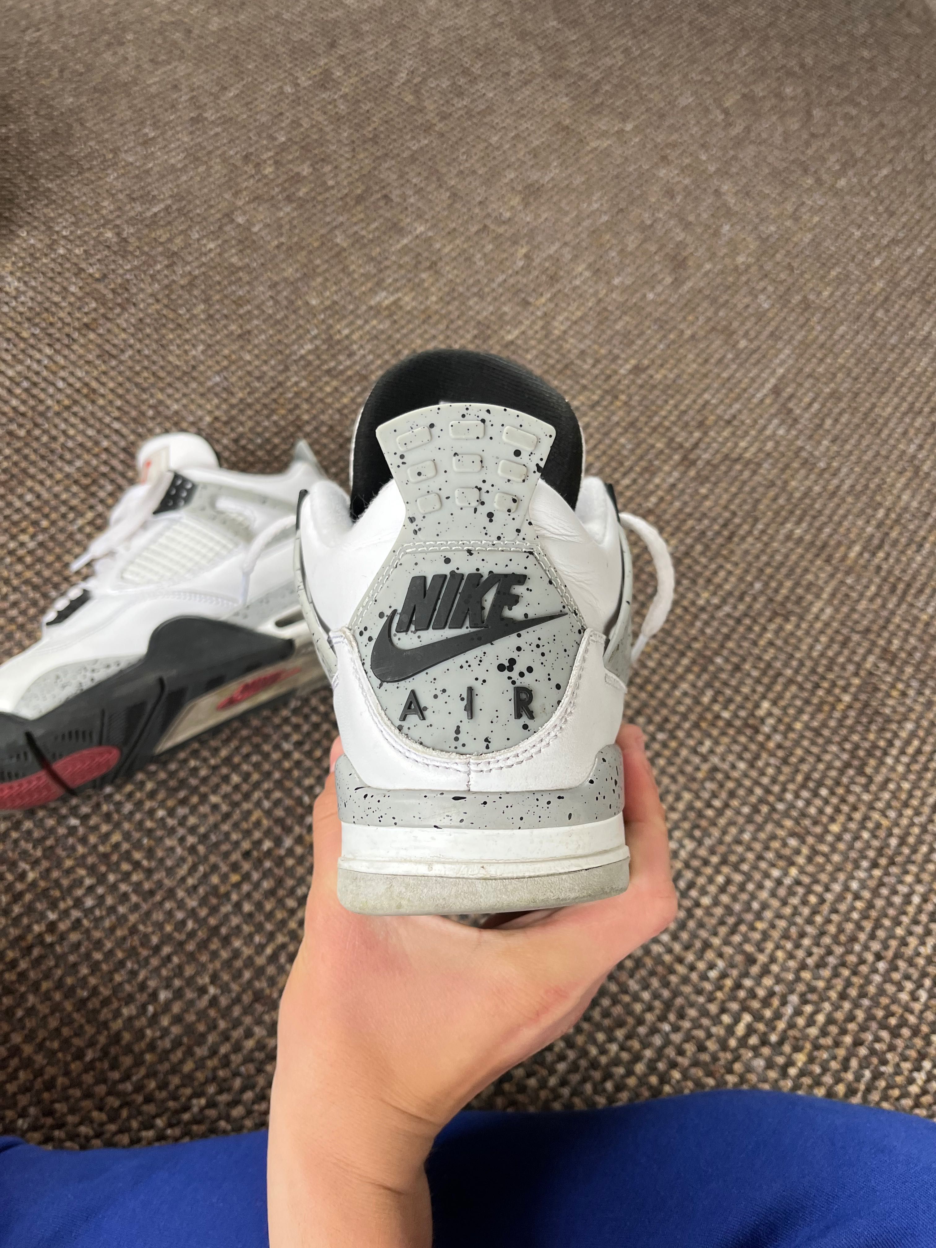 Vând Jordan 4 White cement