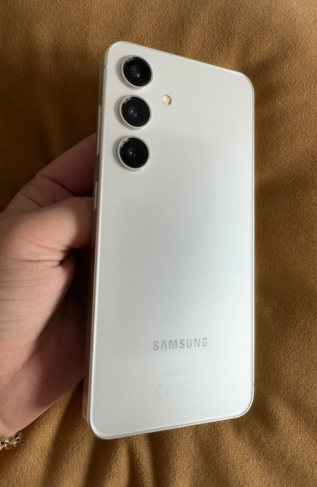 Vand Samsung S24 ,256G + Watch FE