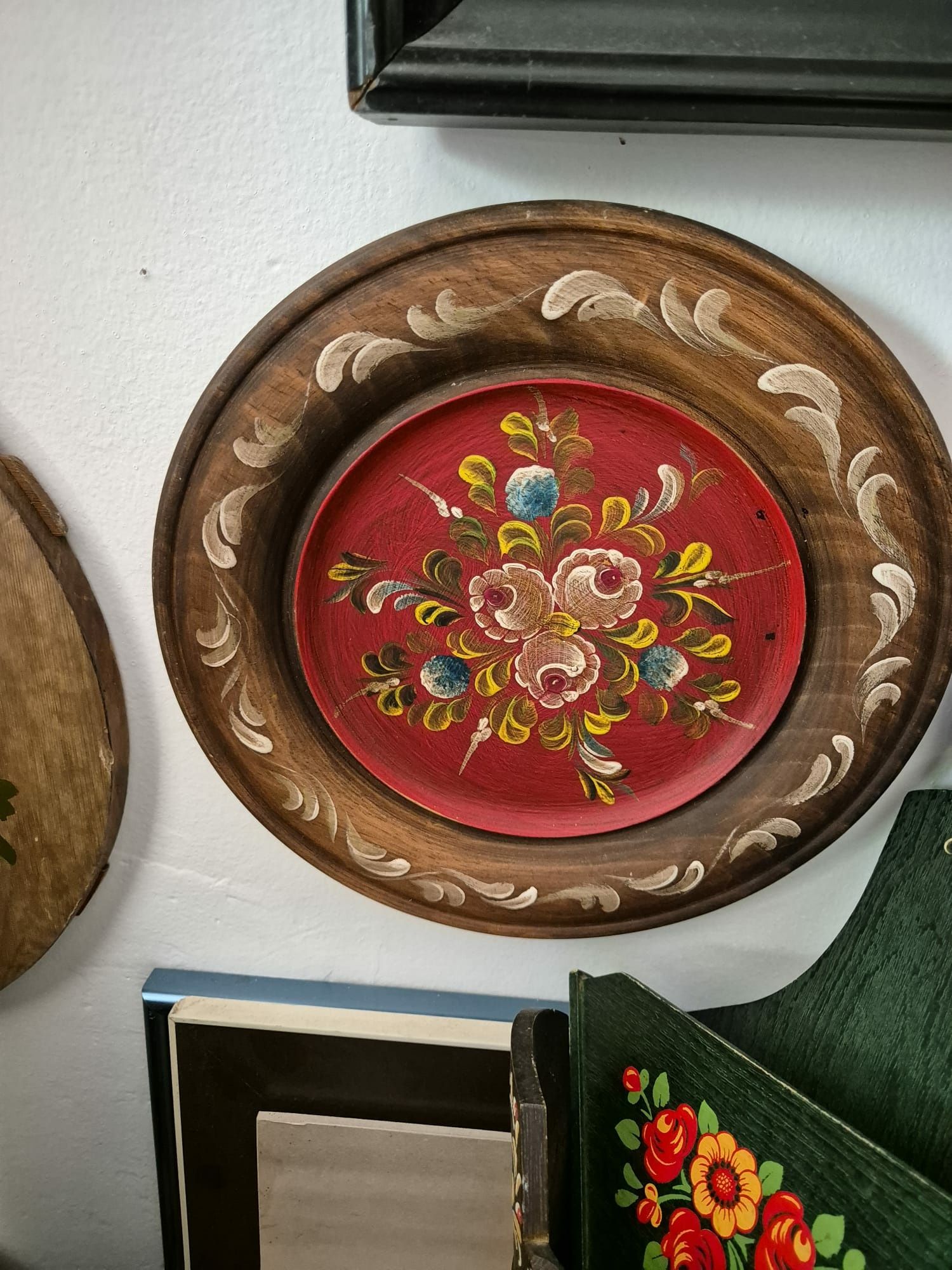 Set de obiecte decorative din lemn.