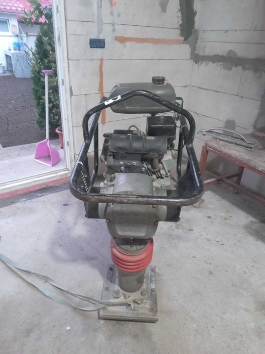 Mai compactor benzinar perfect pentru șantier