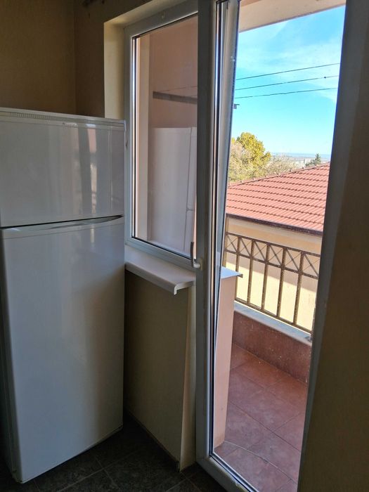 БЕЗ ПОСРЕДНИК!!!Център.Двустаен апартамент .