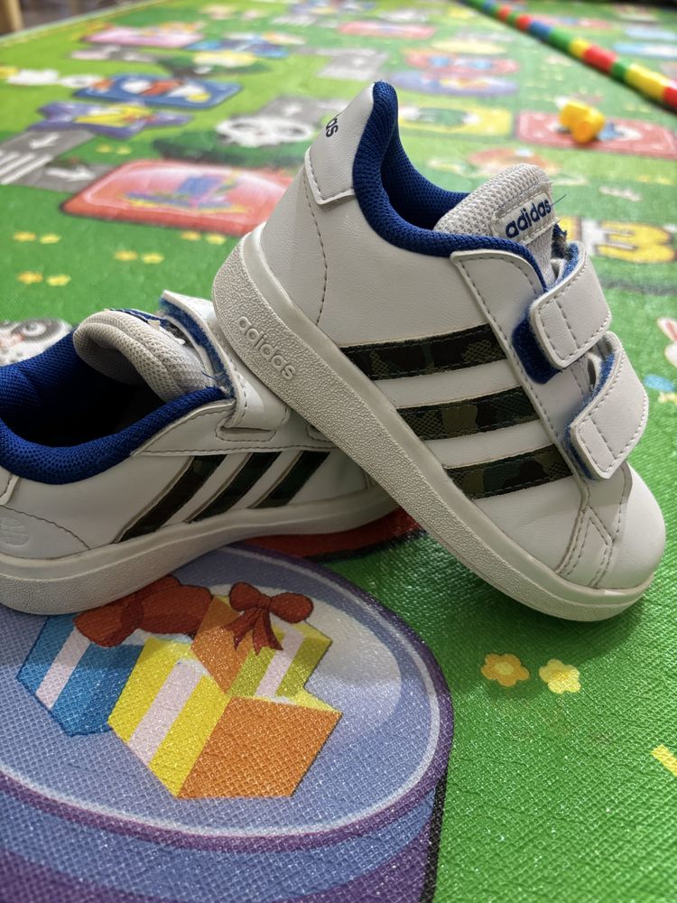 Adidasi Adidas copii