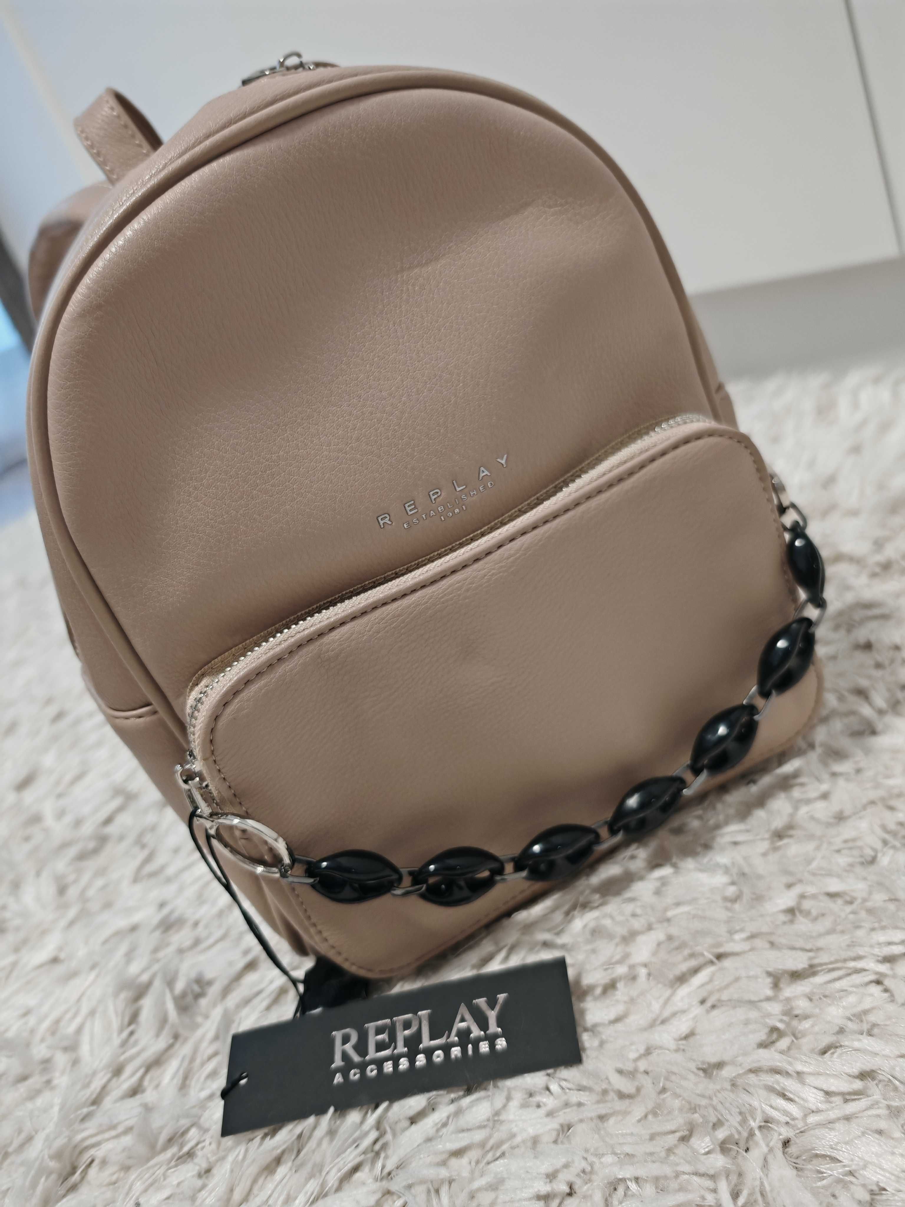 Rucsac Review nou