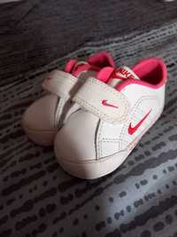 Бебешки маратонки Найк / Nike 0-6 месеца