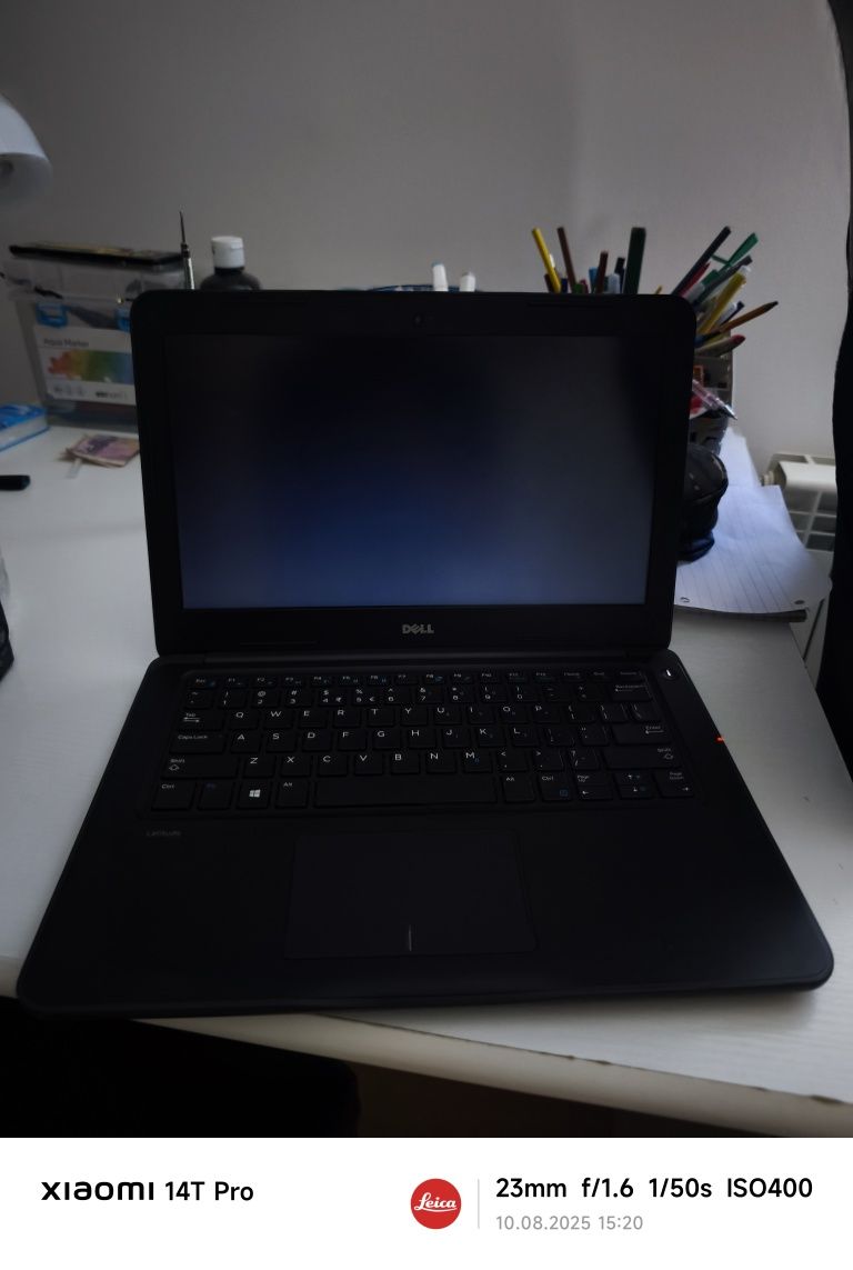Лаптоп Dell Latitude 3380