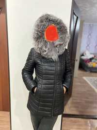 Продам зимнюю куртку в идеальном состоянии размер 42-46