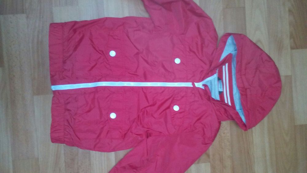 Дънки и тениска и яке