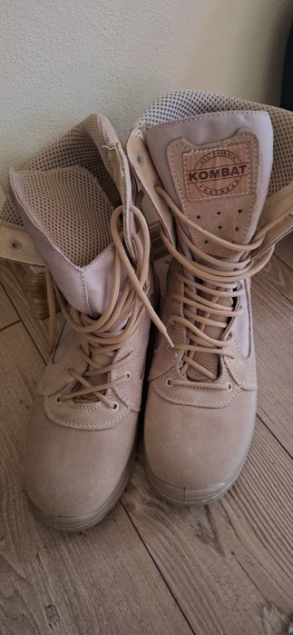 Tinuta militara combat