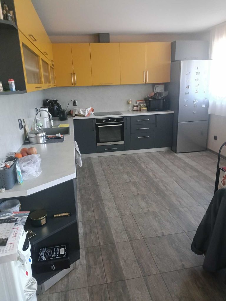 Продава се Къща в Разград, Орел - 190 кв.м за 1342 €/кв.м - Снимка #2
