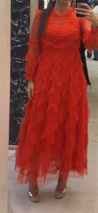 Vand rochii purtate cateva ore