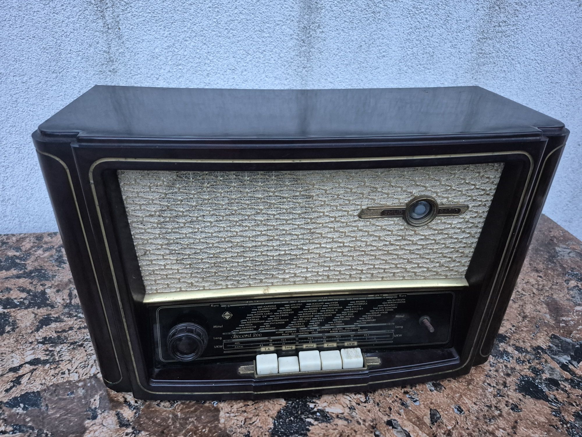 Vând Radio carcasa Bachelita cu lampi model Emud Rekord 200 fab.1954