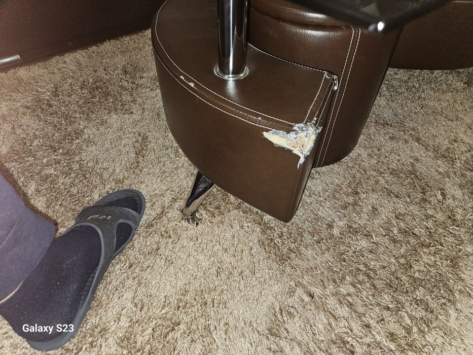 Продавам холна маса