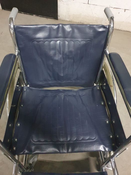 Продаю инвалидную коляску