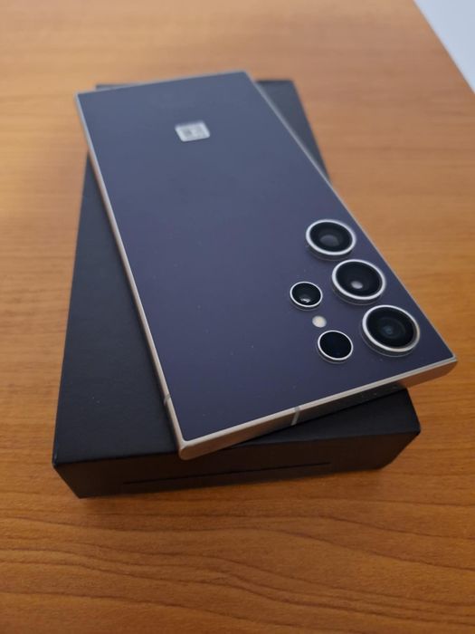 Samsung S24 Ultra - ползван месец и половина