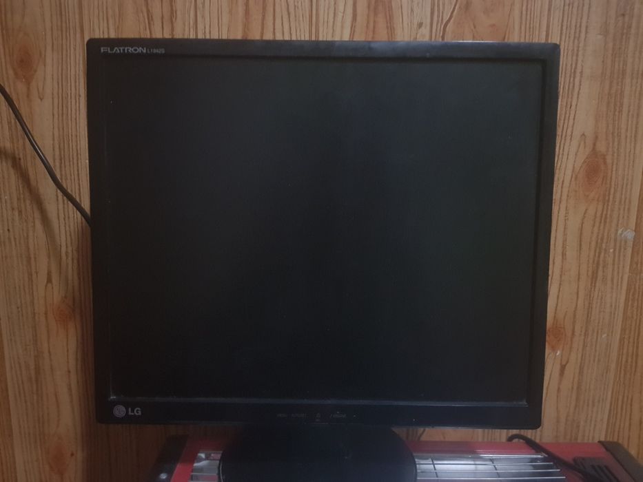 Monitor lg sotiladi