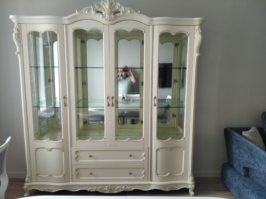 Продам Сервант...