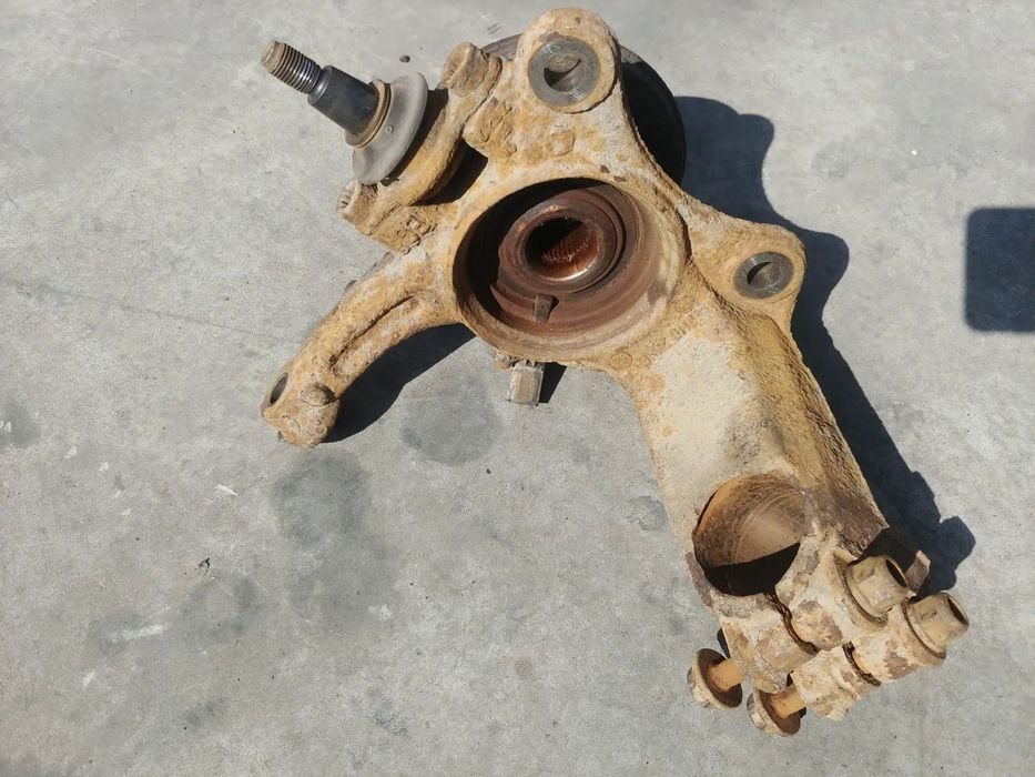 fuzeta dreapta fata 1.9 tdi axc vw t5  2003-2008