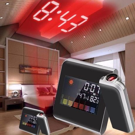 Уникален часовник с аларма, термометър и холограмна прожекция на таван
