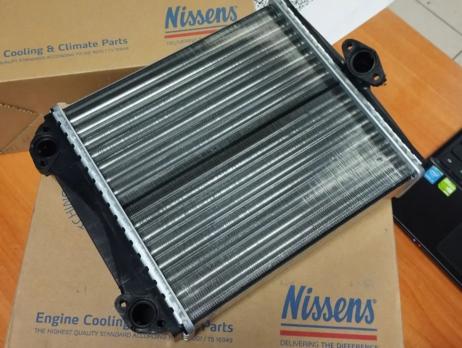 Радиатор печки на Мерседес w124 фирма Nissens