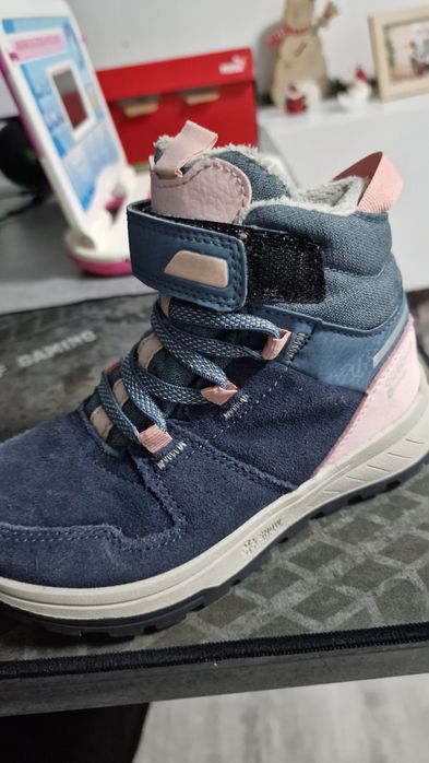 Ghete fetite decathlon sh500 roz