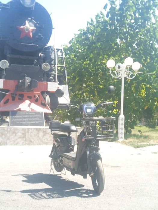 Продаю скутер подарок велик