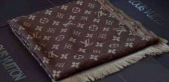 Esarfa cu 2 fețe +portofel, super model, saculet, etichetă