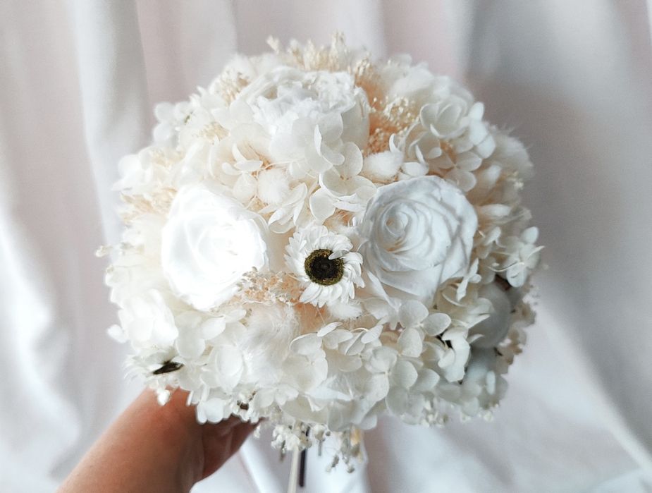 Buchete de mireasa & nașa cu flori și plante criogenate