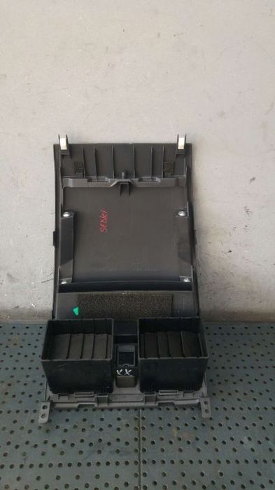 Ornament trim bord cu guri ventilatie centrala fiat sedici 189 7382279j